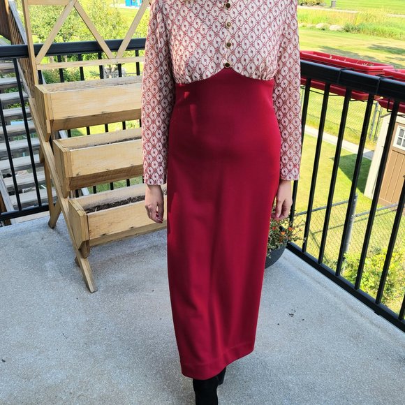 Vintage red and cream maxi dress from 1970s. - Picture 2 of 14